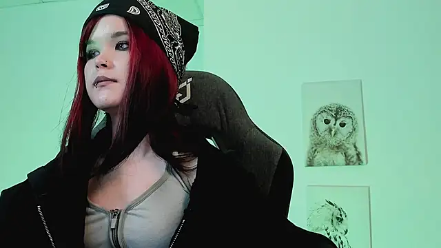 Snapshot of Elainebeness chatting on 03/16/25, 04:52 Elainebeness online show from 03/16/25, 04:52