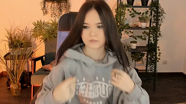 Elainebeness online show from 12/14/25, 10:25