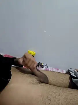 Snapshot of kinghunter21 chatting on 12/22/24, 01:55 kinghunter21 online show from 12/22/24, 01:55