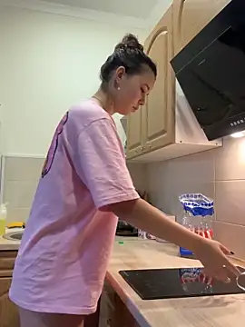 PoppyRobinson online show from 12/06/24, 08:05