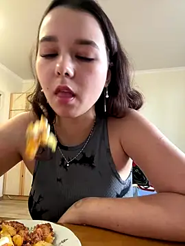 PoppyRobinson online show from 12/08/24, 11:24