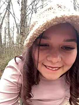 PoppyRobinson online show from 12/10/24, 12:16