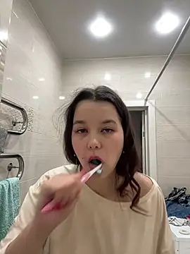 PoppyRobinson online show from 12/21/24, 08:28