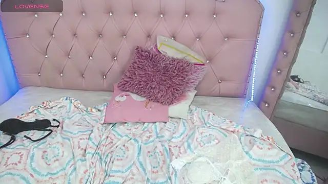 Kathleen Rodriguez online show from 12/31/24, 07:20