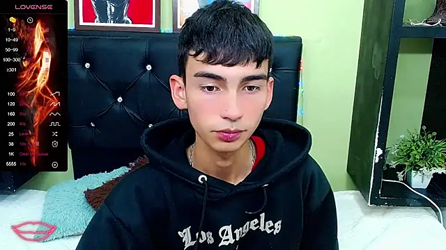 ttimy x boy online show from 02/20/25, 10:59