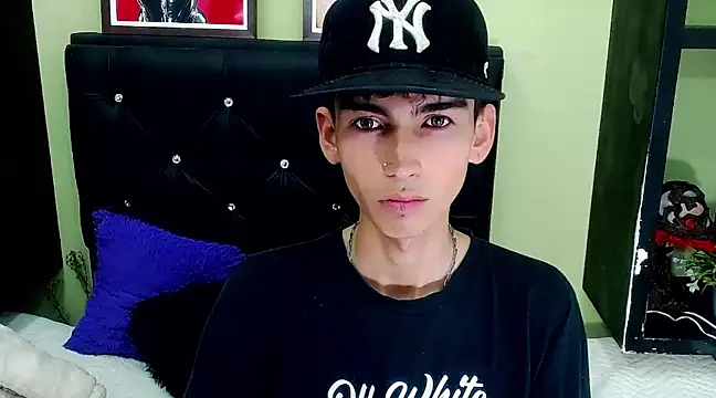 ttimy x boy online show from 03/03/25, 10:10