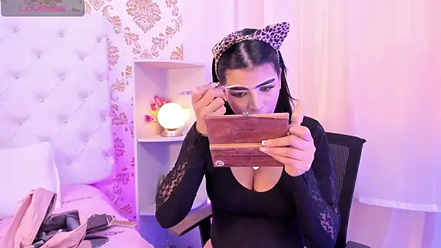 emaa lambert online show from 02/10/26, 04:11