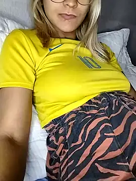 fofinhaa12 online show from 02/13/25, 10:00