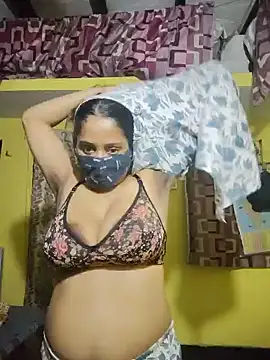 Snapshot of bigtitsqueen chatting on 06/13/26, 04:38 bigtitsqueen online show from 06/13/26, 04:38