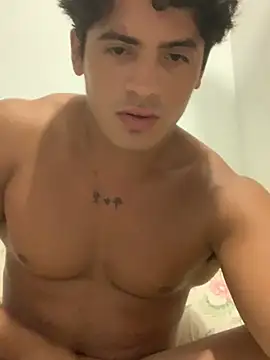 Snapshot of Babzinho_ chatting on 01/02/25, 03:26 Babzinho  online show from 01/02/25, 03:26