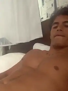 Snapshot of Babzinho_ chatting on 11/02/25, 01:13 Babzinho  online show from 11/02/25, 01:13