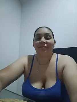 Snapshot of MirandaSoto chatting on 05/19/26, 04:19 MirandaSoto online show from 05/19/26, 04:19