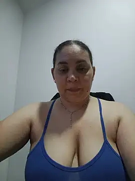 Snapshot of MirandaSoto chatting on 05/22/26, 03:13 MirandaSoto online show from 05/22/26, 03:13