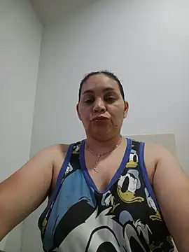 Snapshot of MirandaSoto chatting on 05/29/26, 03:59 MirandaSoto online show from 05/29/26, 03:59