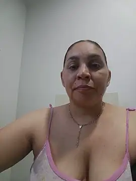 Snapshot of MirandaSoto chatting on 06/15/26, 05:20 MirandaSoto online show from 06/15/26, 05:20