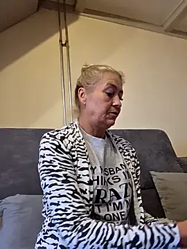 lisalustjouw online show from 09/29/25, 09:47