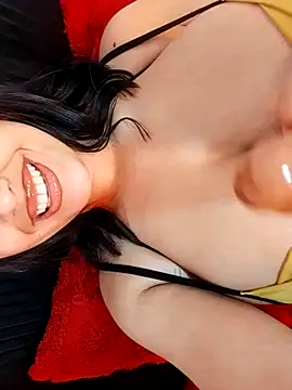 Snapshot of Nafas135 chatting on 02/17/25, 02:04 Nafas135 online show from 02/17/25, 02:04