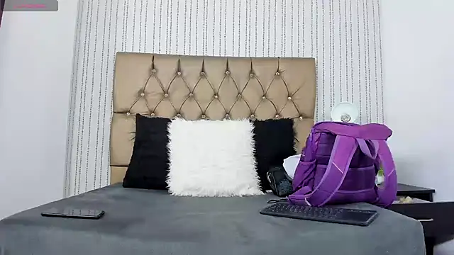 Snapshot of veneno_hot chatting on 02/07/25, 01:32 veneno hot online show from 02/07/25, 01:32