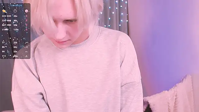 Snapshot of edward_holy chatting on 12/25/24, 04:01 edward holy online show from 12/25/24, 04:01