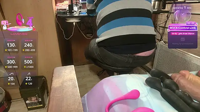 misteryman1956 online show from 12/14/25, 08:13