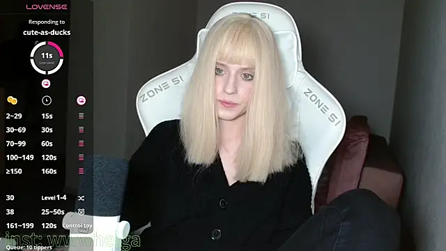 Snapshot of LizaKisses chatting on 11/13/25, 03:55 LizaKisses online show from 11/13/25, 03:55