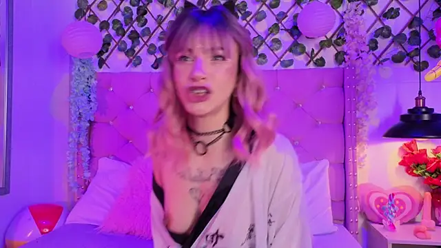 lauren evans96 online show from 11/11/25, 01:27