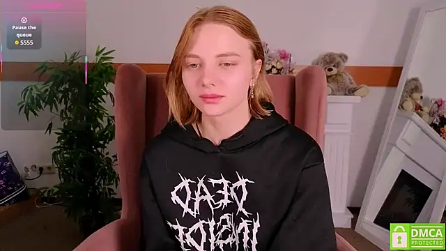 Snapshot of MirraBellanta chatting on 11/08/25, 10:41 MirraBellanta online show from 11/08/25, 10:41