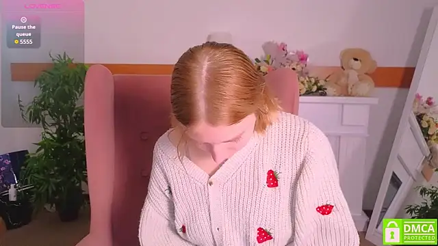 Snapshot of MirraBellanta chatting on 11/21/25, 10:19 MirraBellanta online show from 11/21/25, 10:19