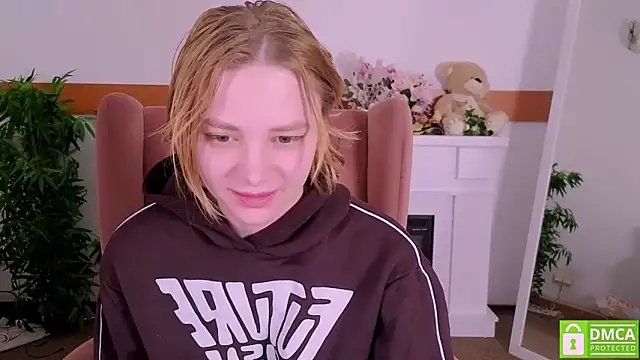 Snapshot of MirraBellanta chatting on 02/21/26, 11:50 MirraBellanta online show from 02/21/26, 11:50