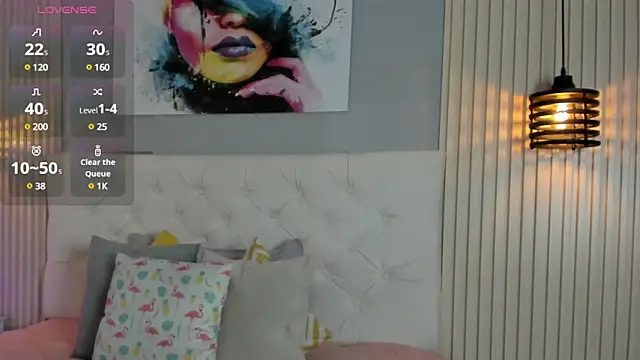 Snapshot of nicole__parker1 chatting on 03/22/25, 12:35 nicole parker1 online show from 03/22/25, 12:35