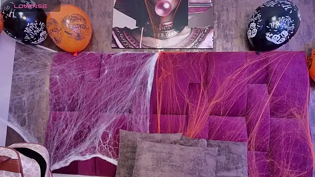 Snapshot of nicole__parker1 chatting on 10/27/25, 07:07 nicole parker1 online show from 10/27/25, 07:07