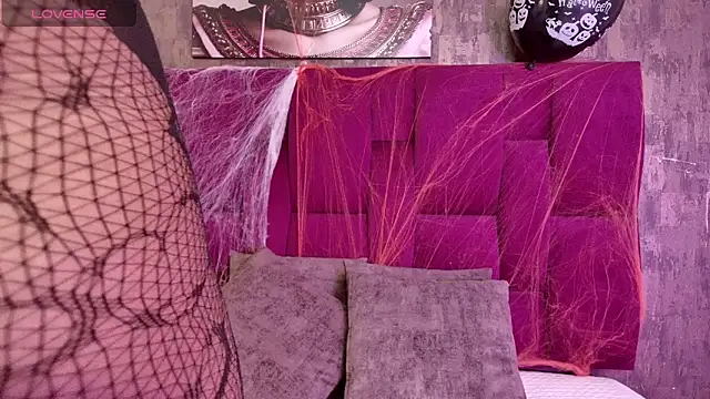 Snapshot of nicole__parker1 chatting on 11/01/25, 07:05 nicole parker1 online show from 11/01/25, 07:05