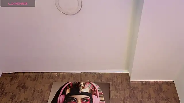 Snapshot of nicole__parker1 chatting on 01/17/26, 07:17 nicole parker1 online show from 01/17/26, 07:17