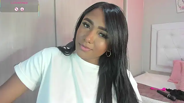 Snapshot of nicole__parker1 chatting on 02/05/26, 06:34 nicole parker1 online show from 02/05/26, 06:34