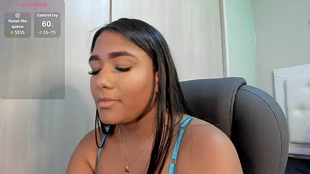 Snapshot of nicole__parker1 chatting on 03/04/26, 01:17 nicole parker1 online show from 03/04/26, 01:17