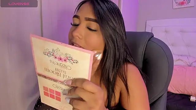 nicole  parker1 online show from 04/27/26, 02:04