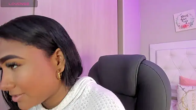 Snapshot of nicole__parker1 chatting on 06/01/26, 06:53 nicole parker1 online show from 06/01/26, 06:53