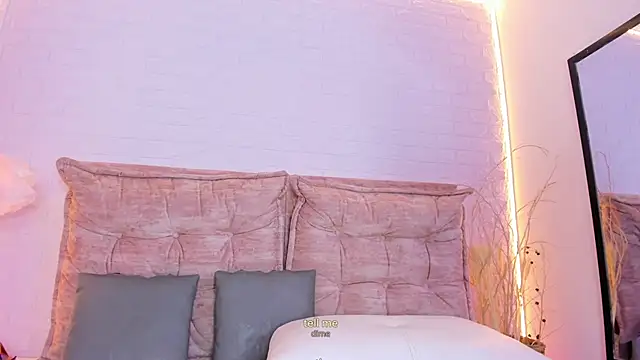 RenataJhonson  online show from 06/10/26, 10:08