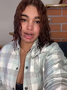 Anny arango  online show from 02/05/25, 03:23