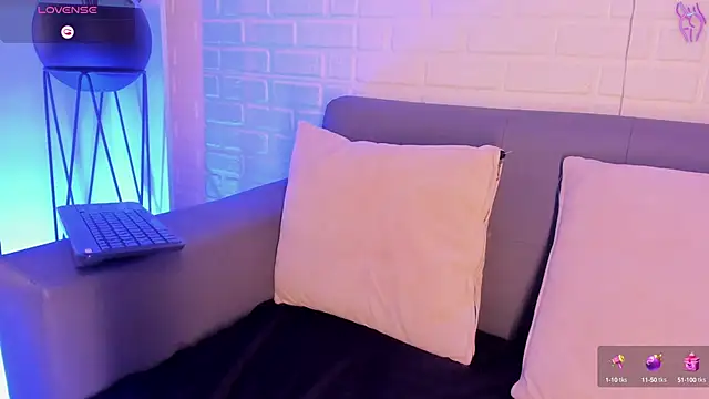 karina gomez 18 online show from 02/11/25, 09:31