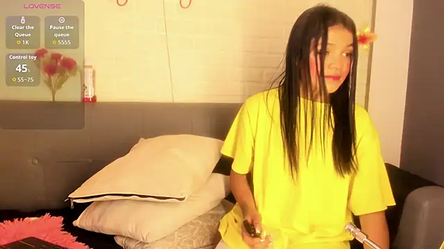 karina gomez 18 online show from 10/21/25, 11:33