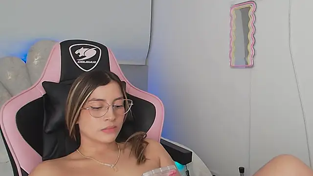 Issabela G1 online show from 03/21/26, 08:19