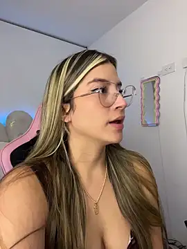 Issabela G1 online show from 05/29/26, 03:04