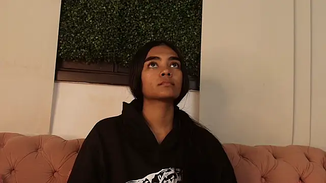 julieta aguilar1 online show from 04/22/26, 07:15