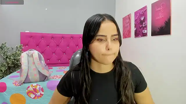 Snapshot of Helen_russo chatting on 11/16/25, 05:51 Helen russo online show from 11/16/25, 05:51