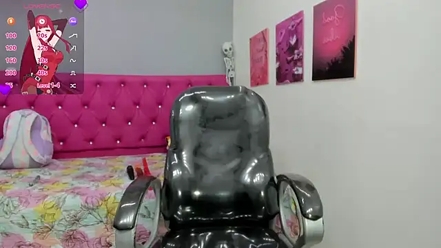 Snapshot of Helen_russo chatting on 11/22/25, 06:29 Helen russo online show from 11/22/25, 06:29