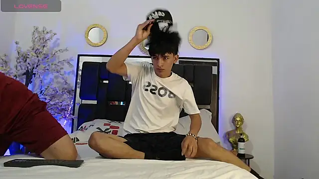 Snapshot of Valerio_22 chatting on 10/22/25, 01:06 Valerio 22 online show from 10/22/25, 01:06