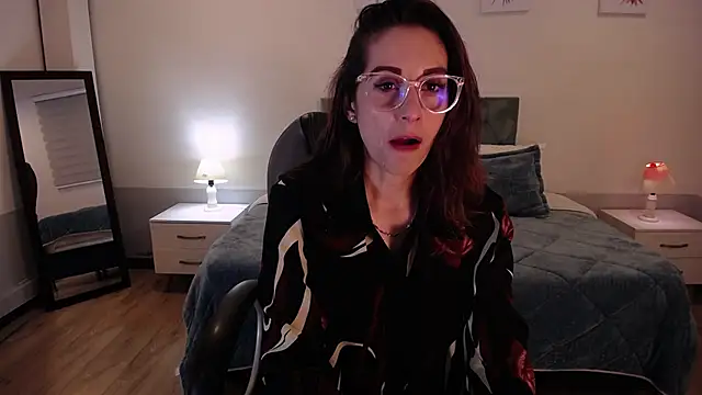 Nami sunny online show from 03/20/25, 01:46