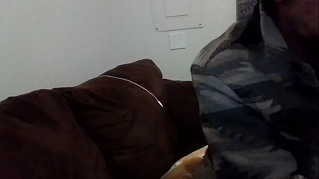 Snapshot of Curved4Pleasure chatting on 02/05/25, 03:09 Curved4Pleasure online show from 02/05/25, 03:09