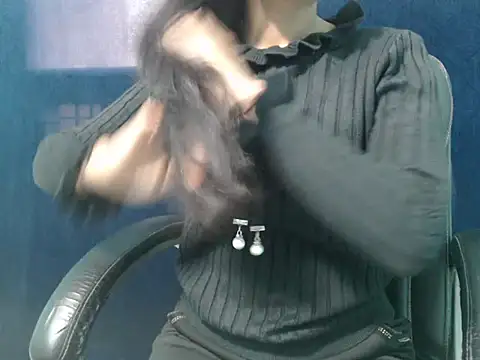 Yashi online show from 11/24/25, 10:37